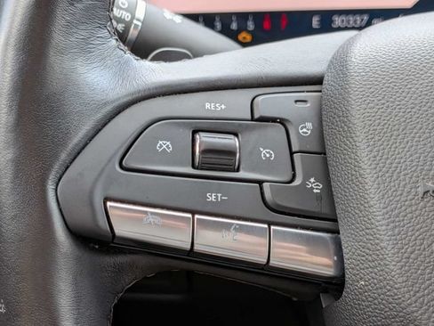 Used 2024 Cadillac XT4 Luxury w/ Cold Weather Package FWD image 29