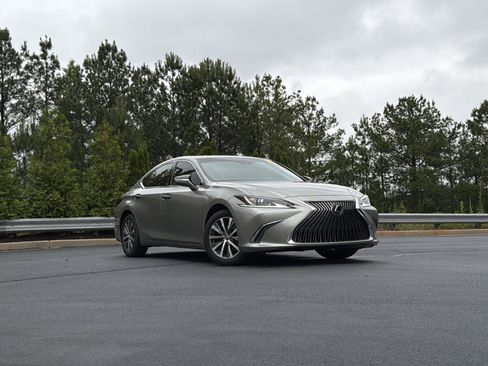 Used 2020 Lexus ES 350 w/ Premium Package FWD image 2