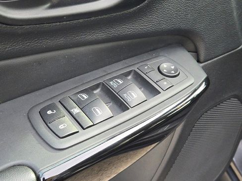 Used 2021 Jeep Cherokee Latitude Plus image 20