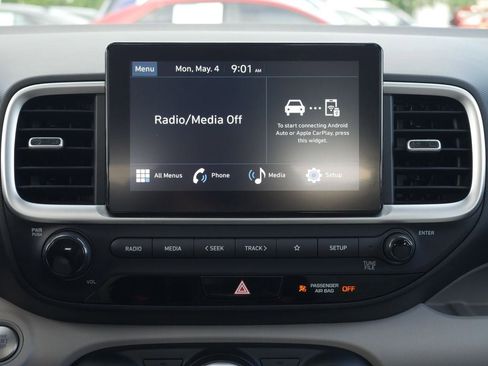 Used 2025 Hyundai Venue SEL FWD image 41