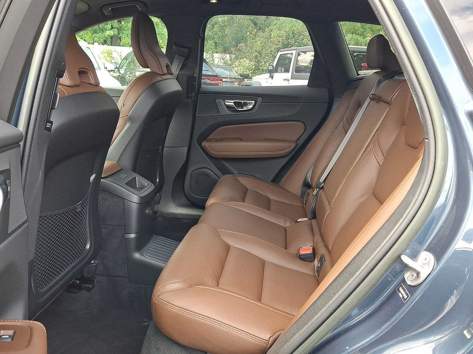Used 2023 Volvo XC60 T8 Ultimate w/ Climate Package AWD/4WD image 26