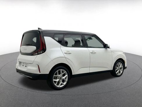 Used 2025 Kia Soul LX w/ LX Technology Package FWD image 9