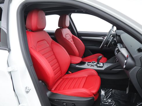 New 2026 Alfa Romeo Stelvio Sprint w/ Convenience Package AWD/4WD image 10