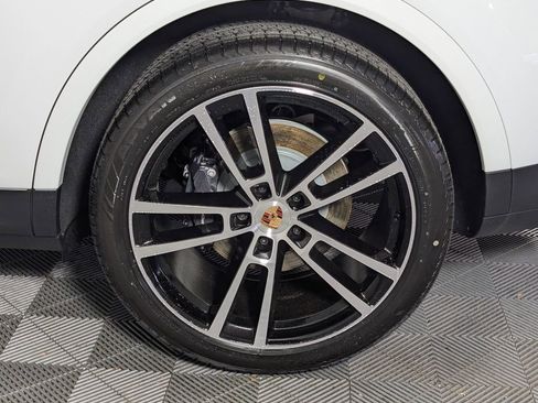 New 2026 Porsche Cayenne image 12