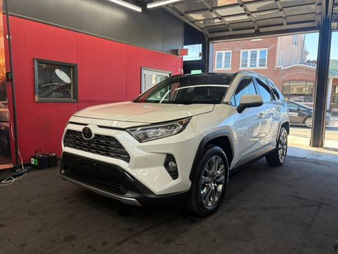 Used 2019 Toyota RAV4 Limited w/ Advanced Technology Package AWD/4WD image 26