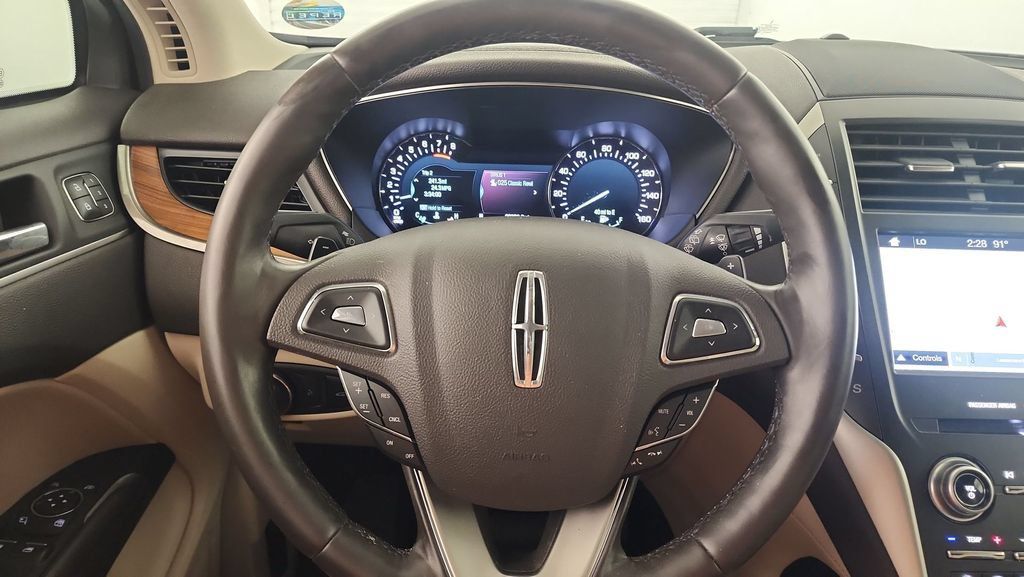 Used 2019 Lincoln MKC Select w/ Select Plus Package AWD/4WD image 12