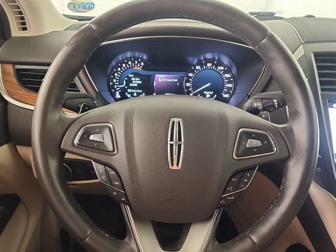 Used 2019 Lincoln MKC Select w/ Select Plus Package AWD/4WD image 12