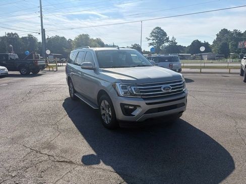 Used 2020 Ford Expedition XLT w/ Equipment Group 202A AWD/4WD image 7