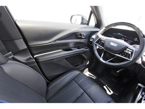 New 2026 Cadillac Lyriq Sport AWD/4WD image 8