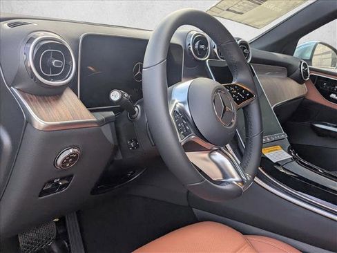 Used 2026 Mercedes-Benz GLC 300 image 8