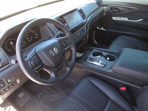 Used 2025 Honda Ridgeline TrailSport image 15