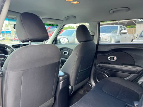 Used 2014 Kia Soul FWD image 10