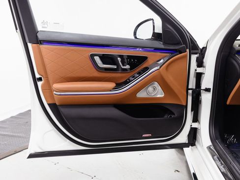 Certified 2023 Mercedes-Benz S 580e 4MATIC Sedan image 5