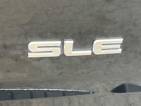 Used 2019 GMC Canyon SLE w/ Elevation Edition RWD image 6