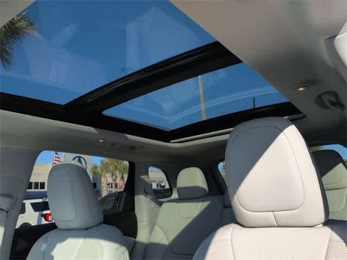 Used 2019 Jeep Cherokee Limited w/ Luxury Group image 20