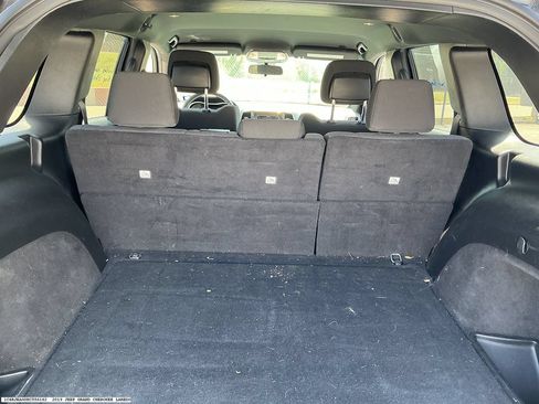 Used 2019 Jeep Grand Cherokee Laredo RWD image 10