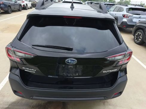 Used 2025 Subaru Outback Premium AWD/4WD image 3