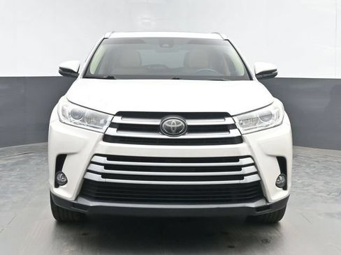 Used 2018 Toyota Highlander XLE FWD image 3
