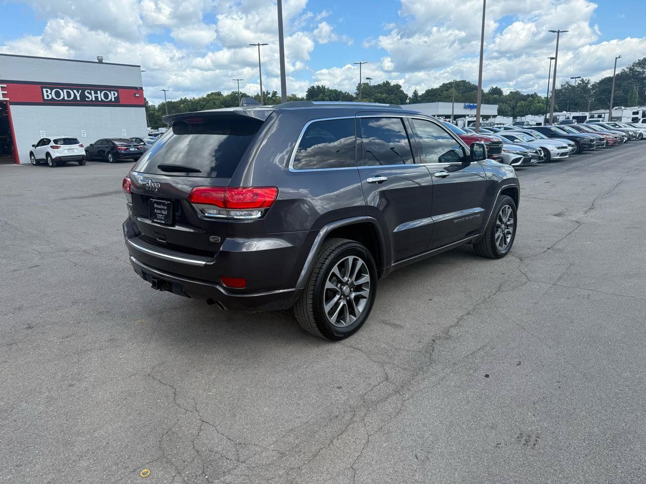 Used 2018 Jeep Grand Cherokee Overland w/ Trailer Tow Group IV RWD image 3