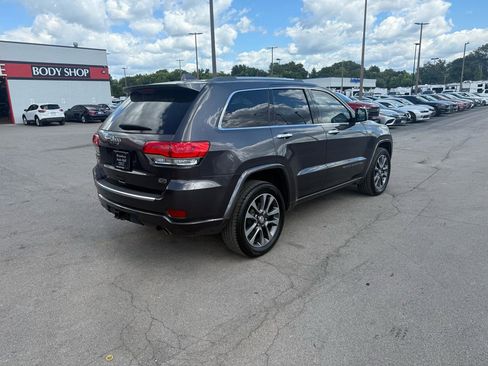 Used 2018 Jeep Grand Cherokee Overland w/ Trailer Tow Group IV image 3