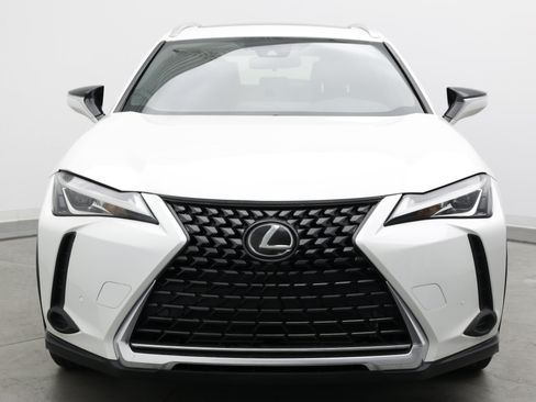 Used 2022 Lexus UX 200 w/ Accessory Package (Z1) FWD image 2