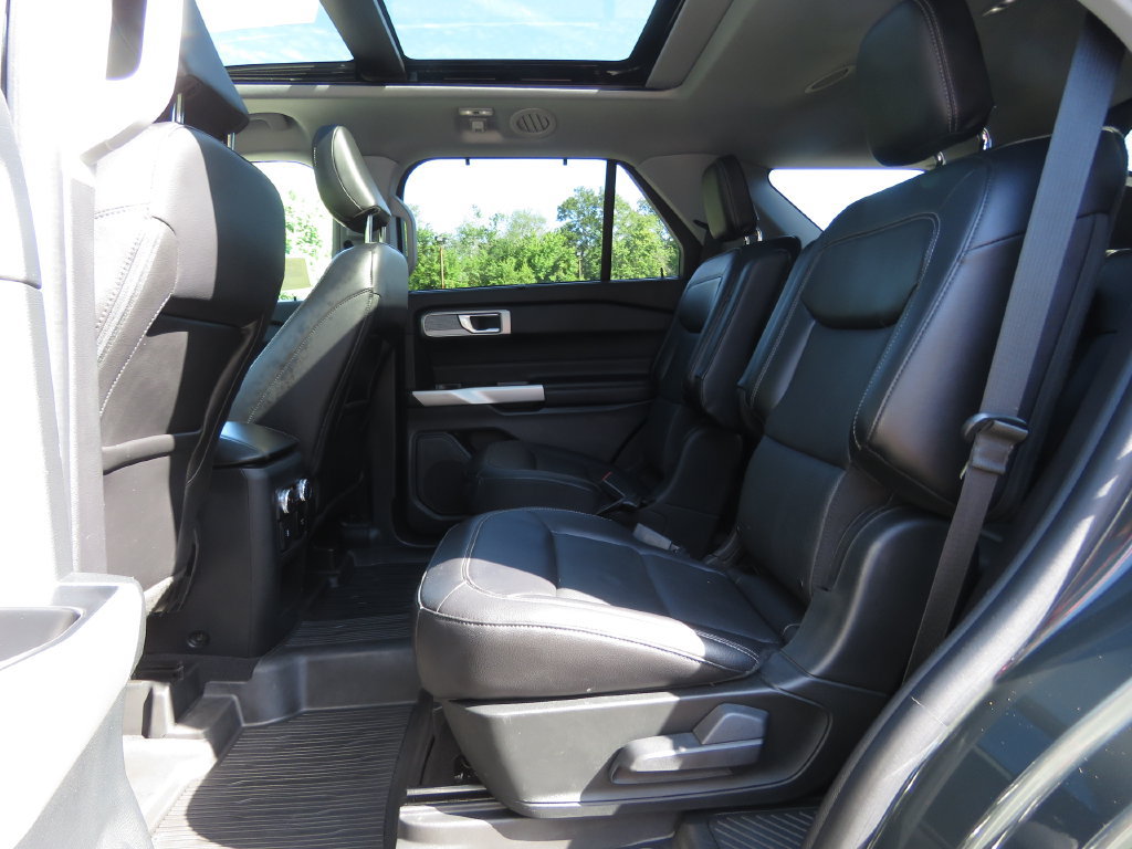Used 2021 Ford Explorer Limited w/ Equipment Group 301A AWD/4WD image 21