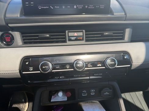 Used 2025 Honda Pilot Touring image 16