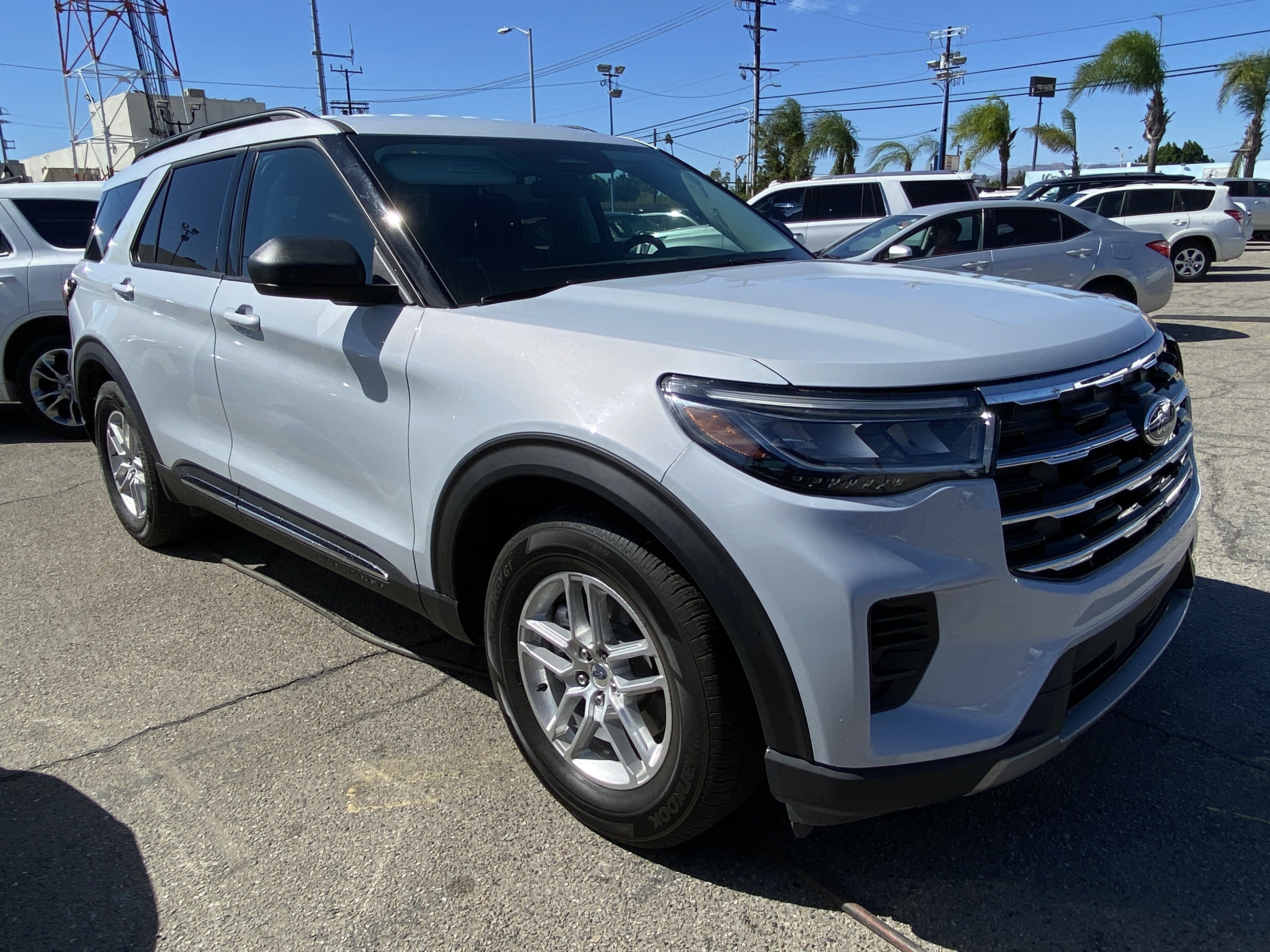 Used 2025 Ford Explorer Active RWD image 6