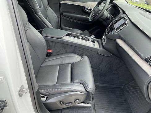 Certified 2024 Volvo XC90 T8 Ultimate w/ Protection Package Premier AWD/4WD image 22