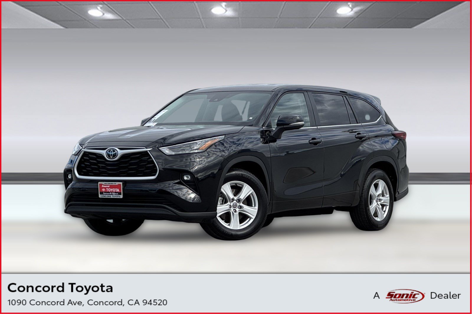 Used 2025 Toyota Highlander LE FWD image 1