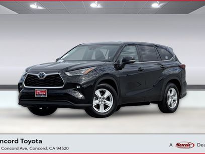 Used 2025 Toyota Highlander LE
