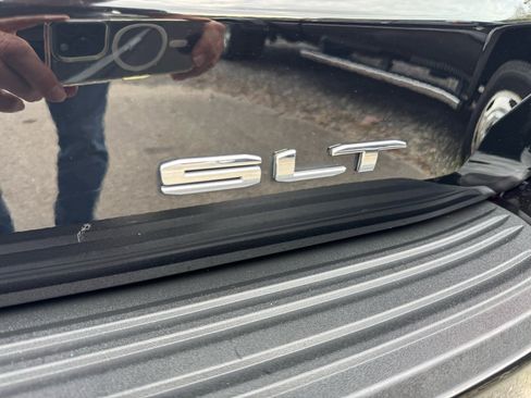 Used 2021 GMC Yukon SLT w/ SLT Premium Package image 36