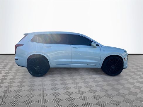 Used 2021 Cadillac XT6 Premium Luxury image 5
