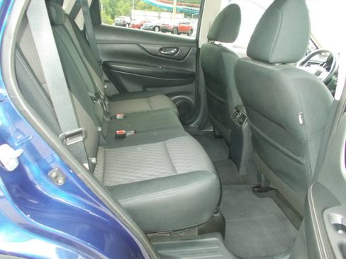 Used 2018 Nissan Rogue SV AWD/4WD image 8