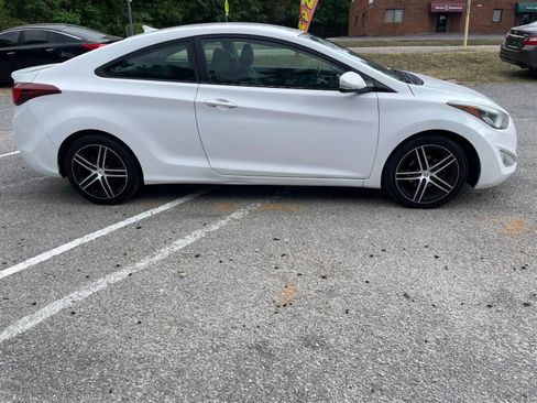Used 2014 Hyundai Elantra FWD image 6