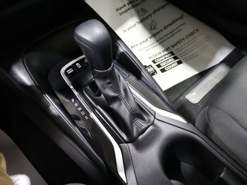 Used 2024 Toyota Corolla LE FWD image 31