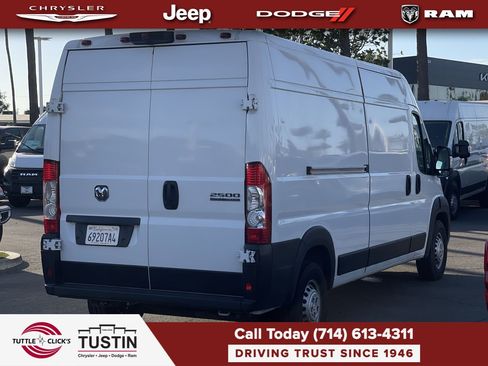 Used 2025 RAM ProMaster 2500 w/ Convenience Group FWD image 12