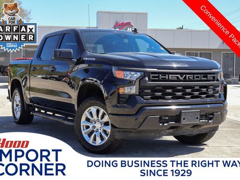 Used 2024 Chevrolet Silverado 1500 Custom image 1