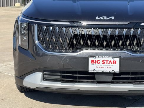 Used 2025 Kia Carnival LXS image 6