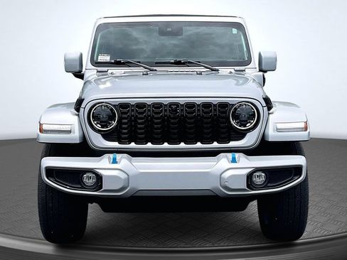 Used 2024 Jeep Wrangler High Altitude AWD/4WD image 2