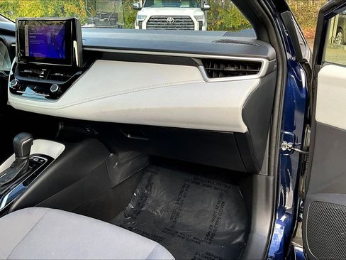 Used 2025 Toyota Corolla SE image 15