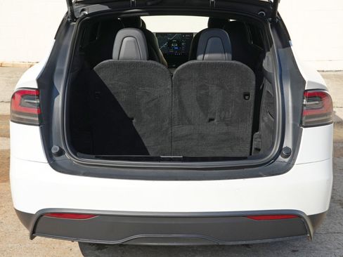 Used 2023 Tesla Model X AWD/4WD image 10