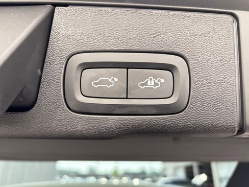 Certified 2023 Volvo XC60 B5 Core image 28