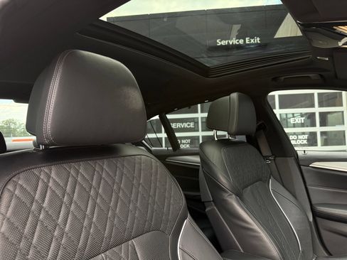Used 2018 BMW M550i xDrive AWD/4WD image 26