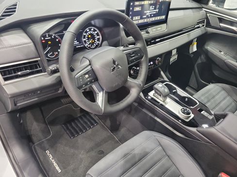 New 2026 Mitsubishi Outlander LE FWD image 19