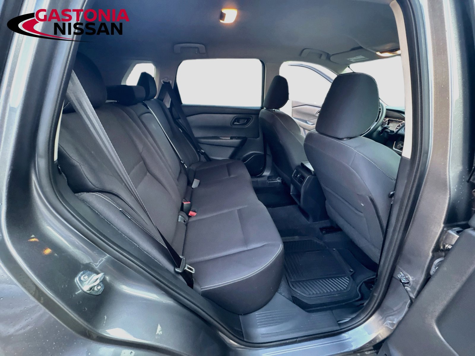Used 2024 Nissan Rogue S FWD image 33