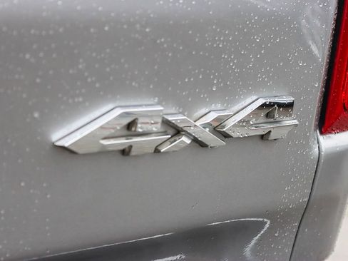 Used 2019 RAM 1500 Laramie image 11