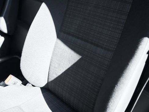 Used 2017 Mercedes-Benz Sprinter 3500 image 32