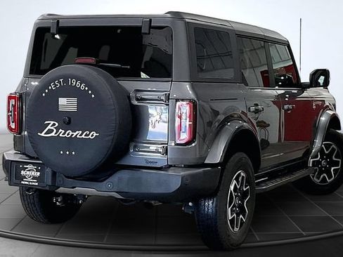 Used 2023 Ford Bronco Outer Banks AWD/4WD image 2