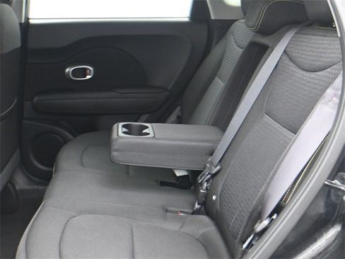 Used 2014 Kia Soul + image 18